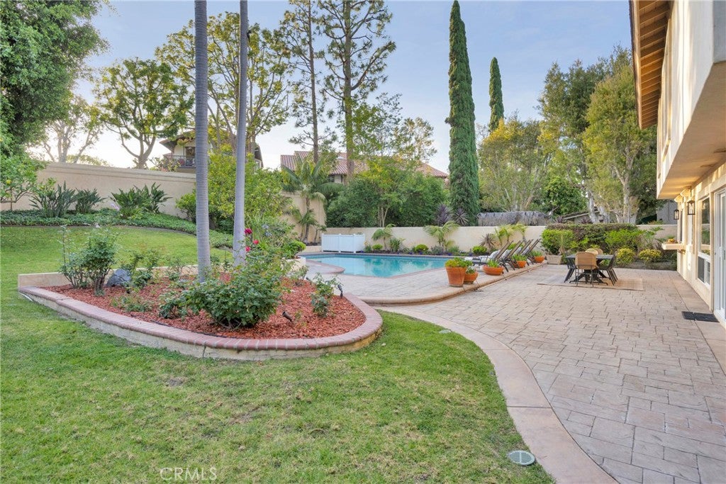701 Pepper Tree