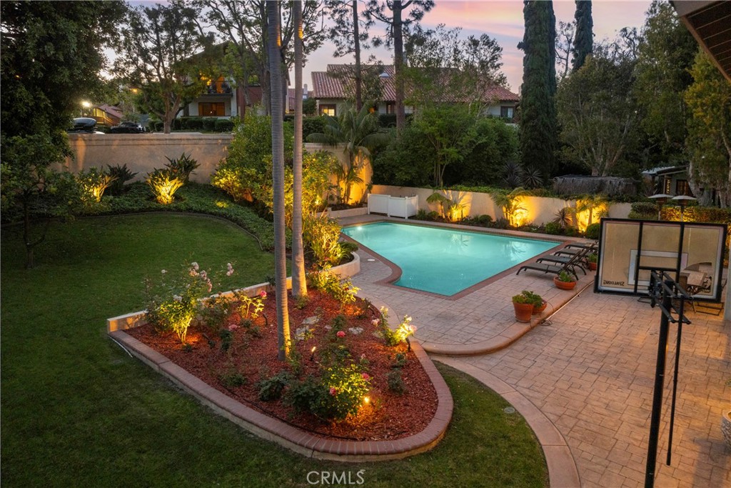 701 Pepper Tree