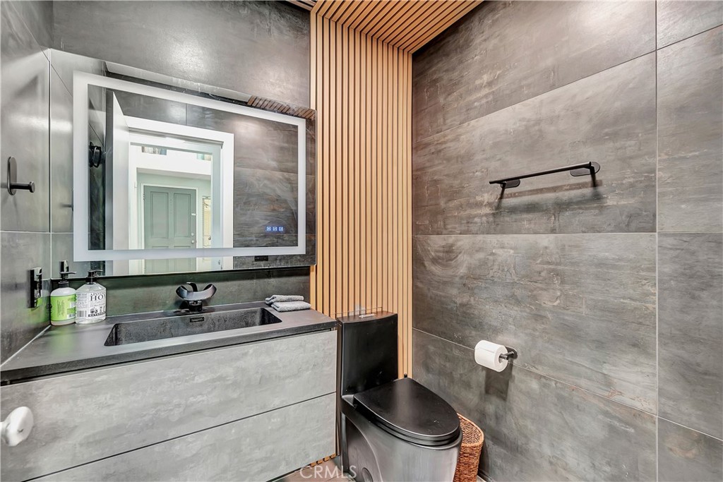 25231 Avenida Pacifica