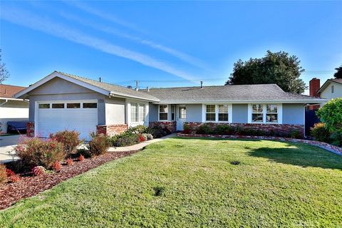 Photo of 16352 Hollywood Lane, Huntington Beach, CA 92649 (MLS # OC25265040)