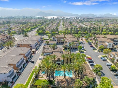 Photo of 243 Riverdale Court #431, Camarillo, CA 93012 (MLS # SR26056034)