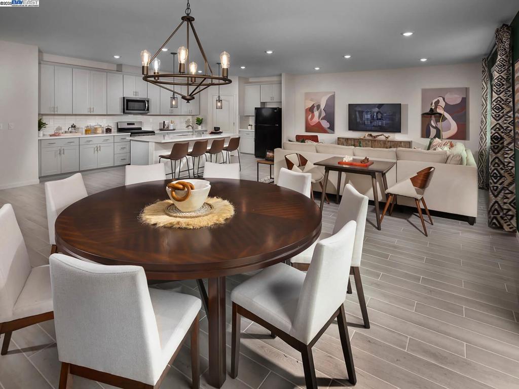 DEER VALLEY RD - Residential