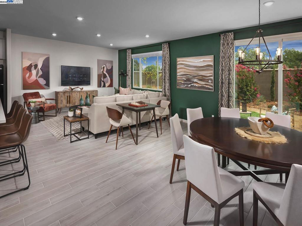 DEER VALLEY RD - Residential