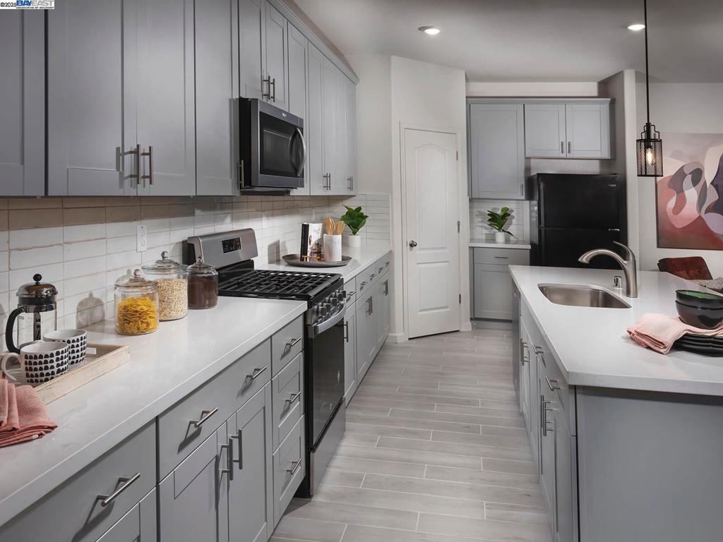 DEER VALLEY RD - Residential