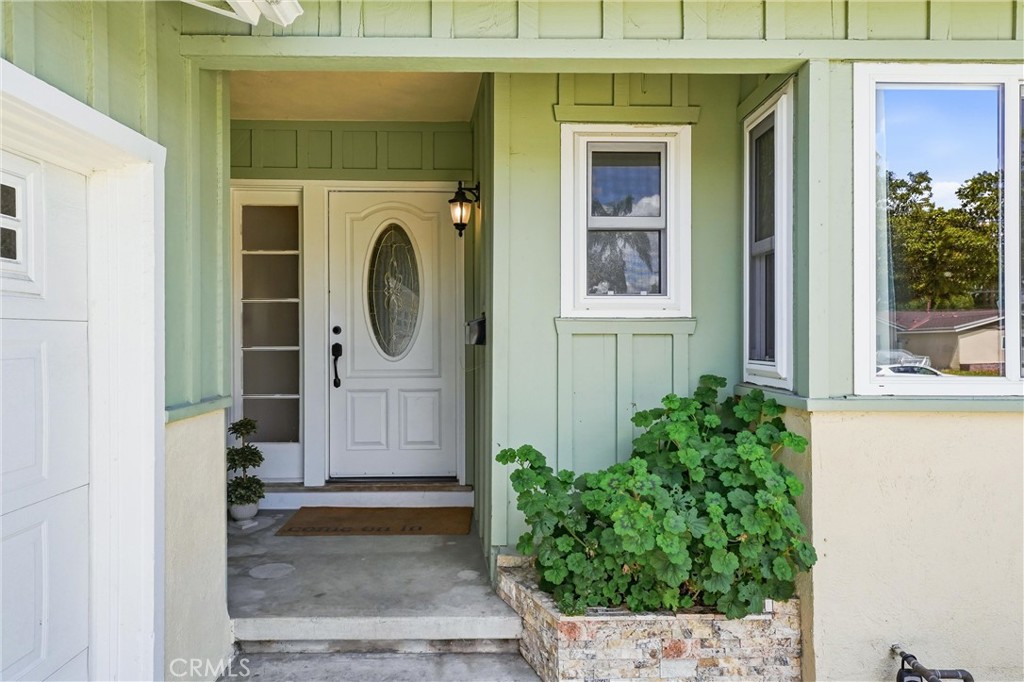 1448 W West