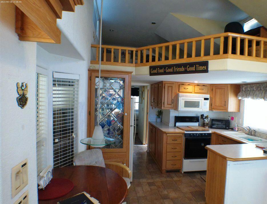 Rancho Casa Blanca - Manufactured In Park