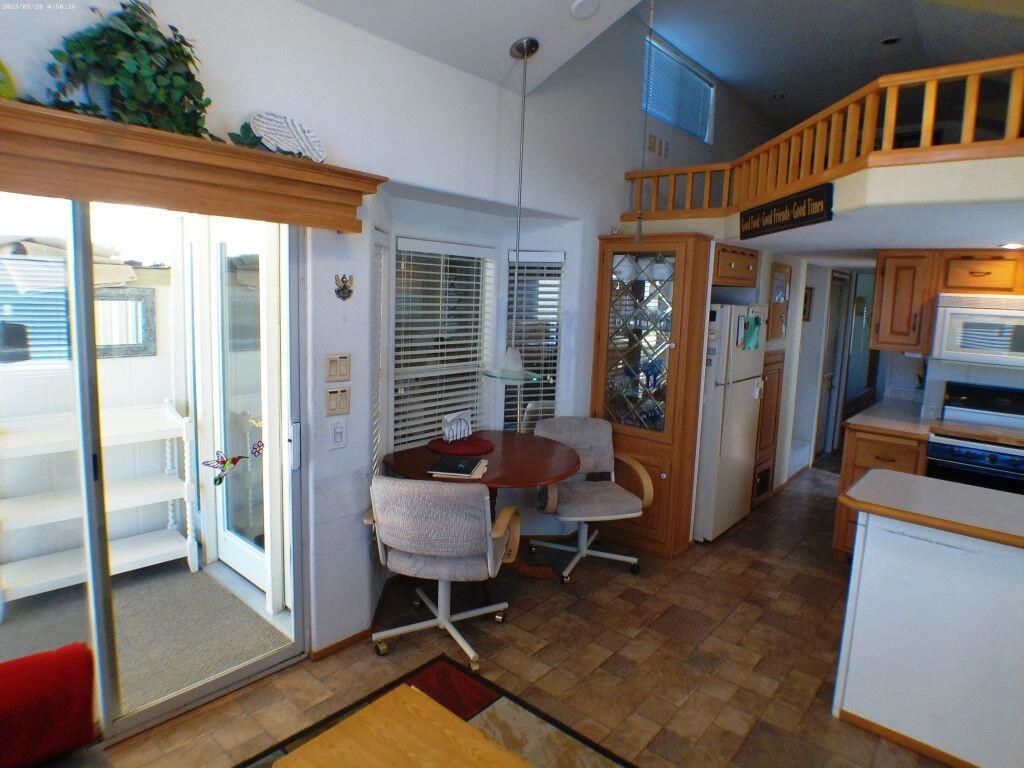Rancho Casa Blanca - Manufactured In Park