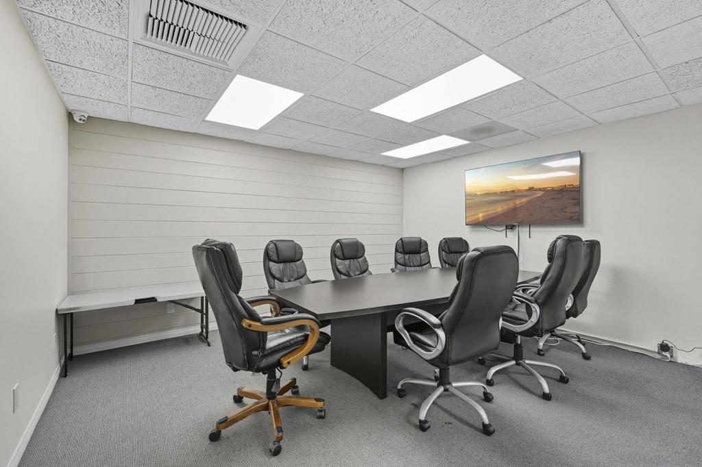 301 Enterprise St, Suite 3