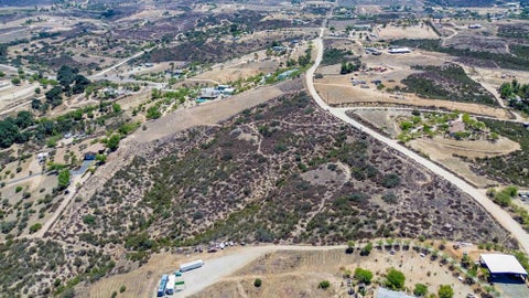 Photo of 15 Calle Segovia, Temecula, CA 92592 (MLS # 260018960SD)