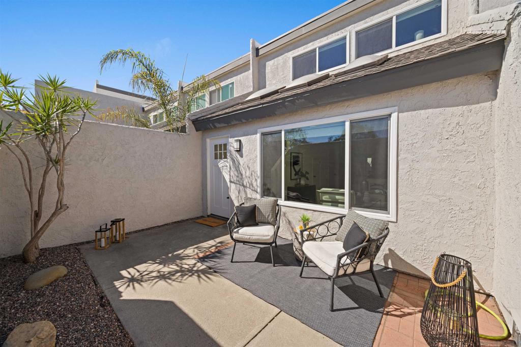 18664 Applewood 76