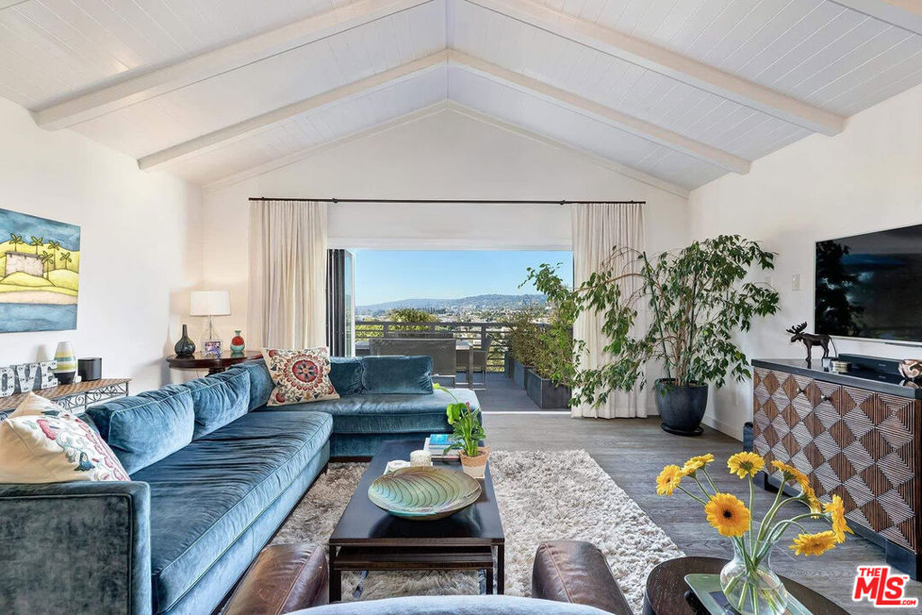 1757 Hollyvista Avenue