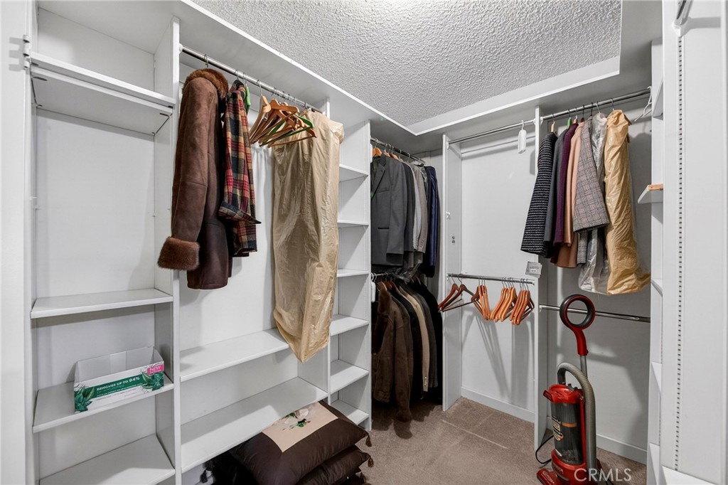 AMBERWOOD - Residential