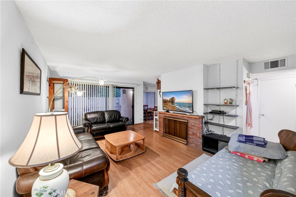 AMBERWOOD - Residential