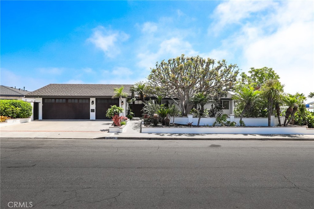 32512 Azores Road