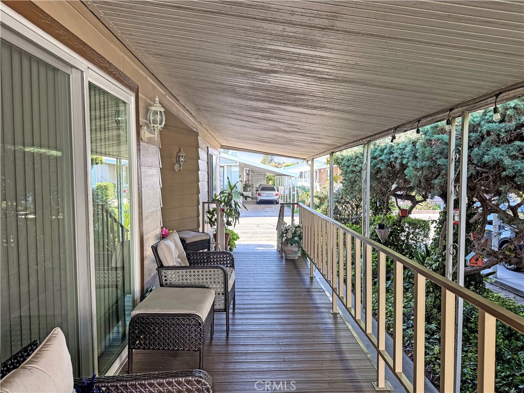 201 W Collins Avenue 73