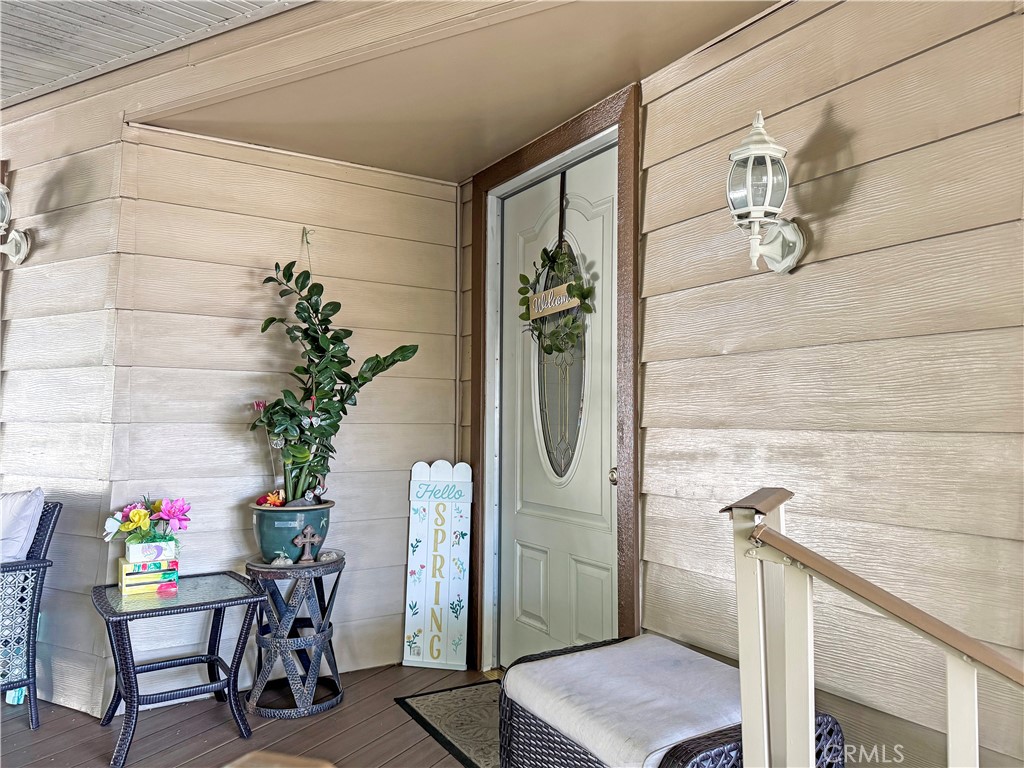 201 W Collins Avenue 73