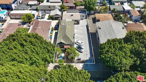 Photo of 1420 W 22nd Street, Los Angeles, CA 90007 (MLS # 26858661)