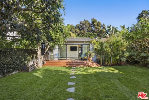 Photo of 629 Crestmoore Place, Venice, CA 90291 (MLS # 26996169)