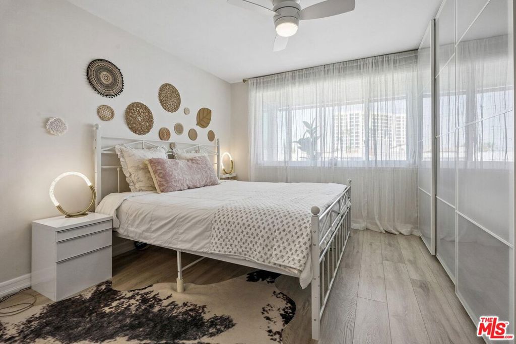 1140 E Ocean Boulevard 310