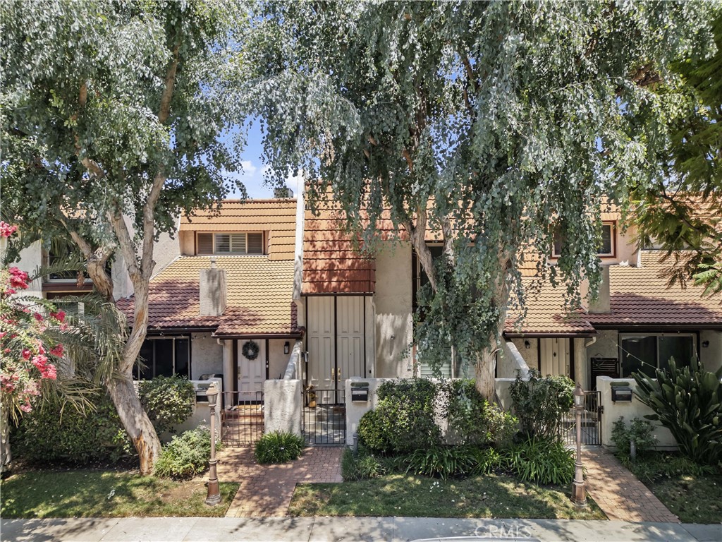 22255 1/4 Erwin Street