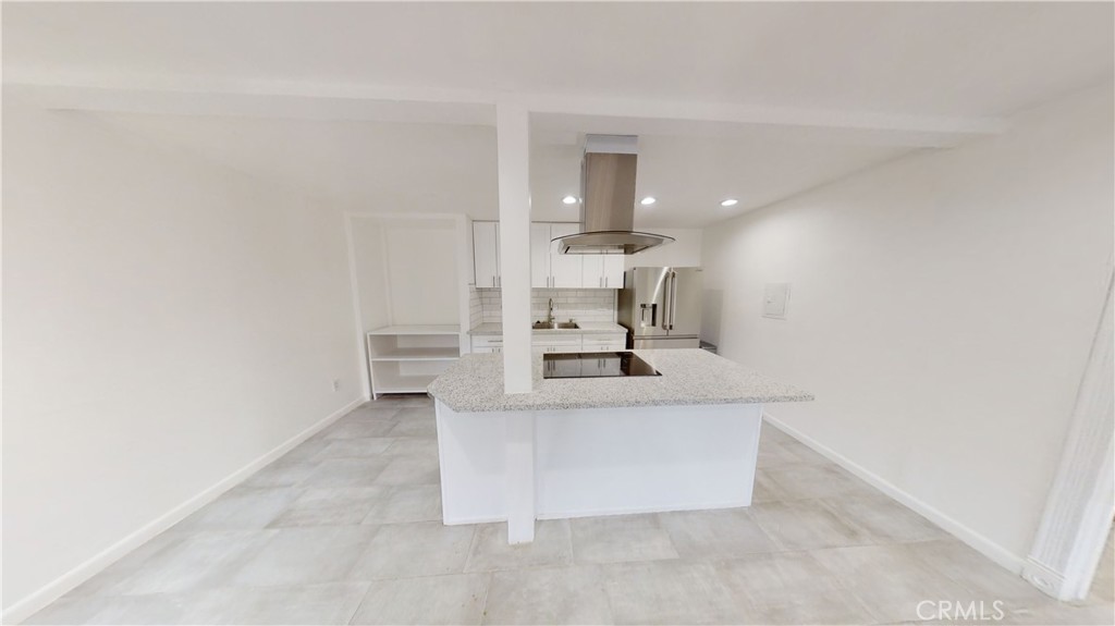 1030 W Macarthur Boulevard 10