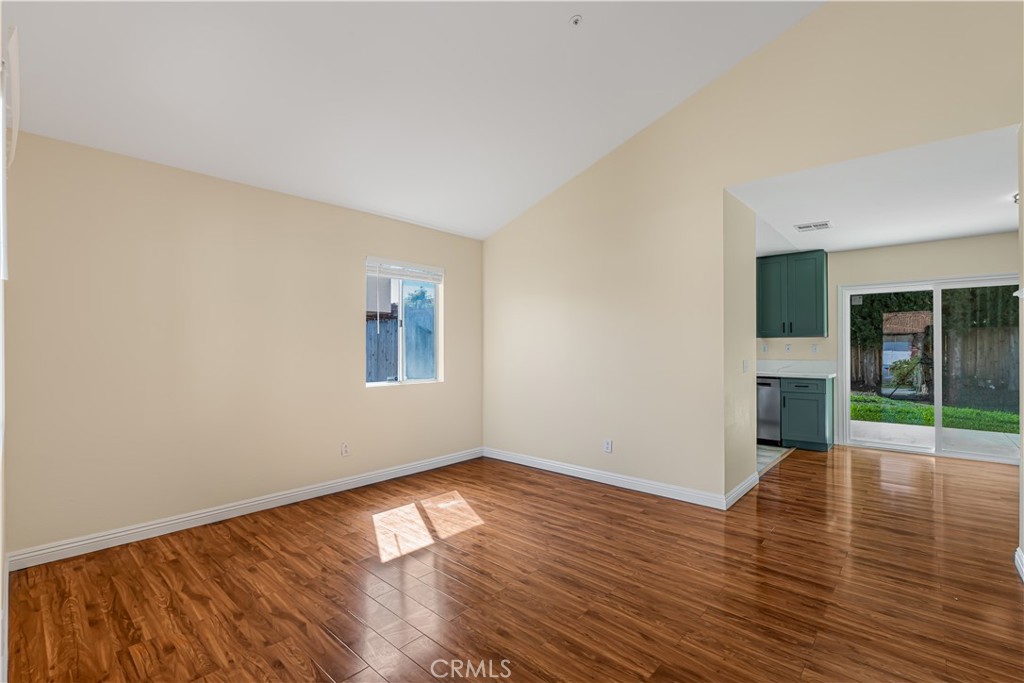 225 Cinnamon Oak Ave