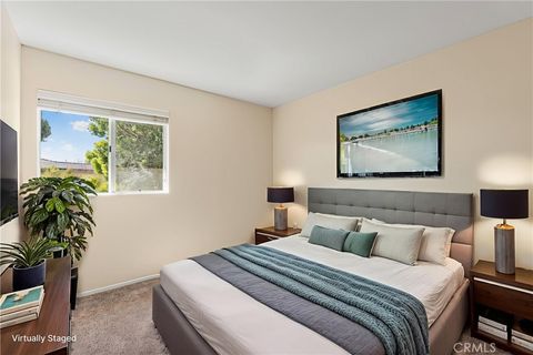 Tiny photo for 225 Cinnamon Oak Ave Ave, Ventura, CA 93004 (MLS # SR26044924)