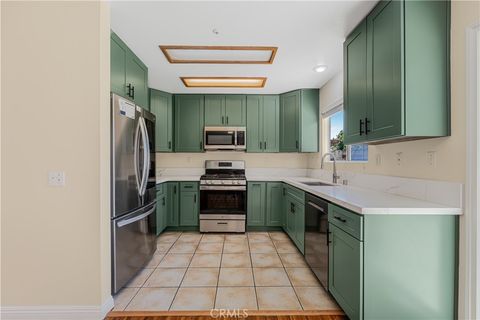 Tiny photo for 225 Cinnamon Oak Ave Ave, Ventura, CA 93004 (MLS # SR26044924)