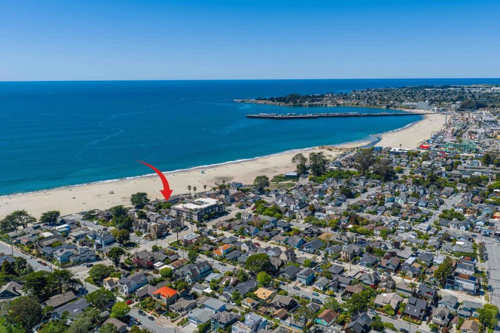 1703 East Cliff Drive