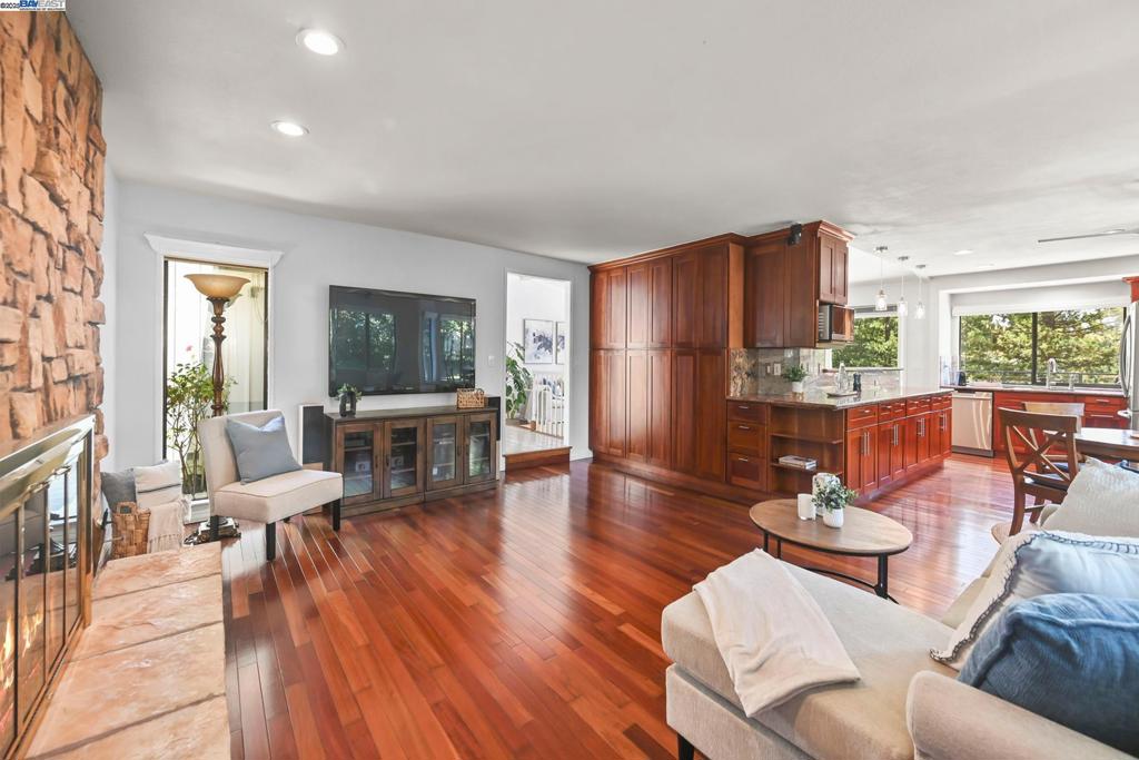 WOODMONT - Residential