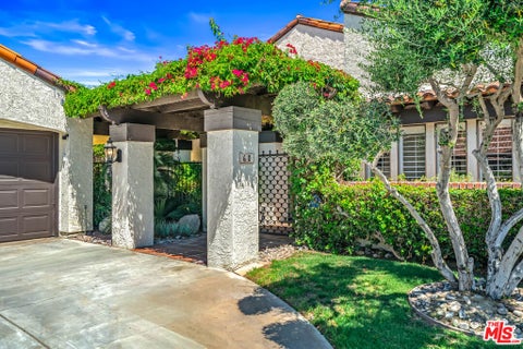 Photo of 60 Calle Solano, Rancho Mirage, CA 92270 (MLS # 26976345)