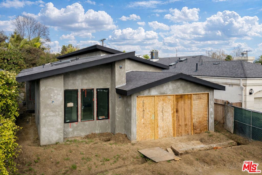 Photo of 1628 Wellesley Avenue, Los Angeles, CA 90025 (MLS # 26642847)