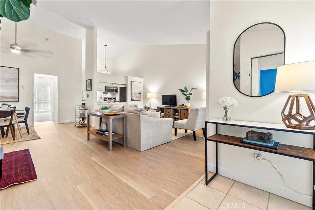 906 Camino Real 202