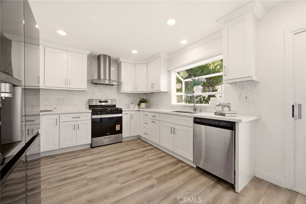 17 Whitney, Irvine CA 92620 - Photo 10