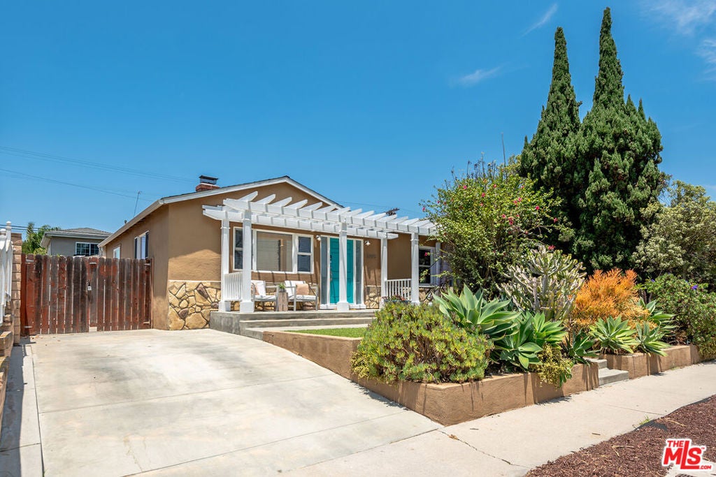 12495 Culver Boulevard, Los Angeles CA 90066