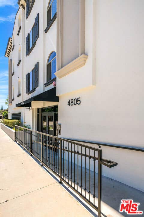 Photo of 4805 Bellflower Avenue #104, Los Angeles, CA 91601 (MLS # 26874305)