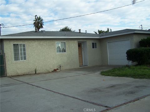 Photo of 1652 S Grand Ave, Glendora, CA 91740 (MLS # CV25266501)