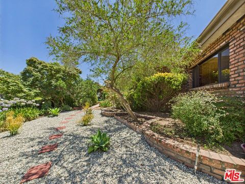 Photo of 7449 Kentwood Avenue, Los Angeles, CA 90045 (MLS # 26679955)