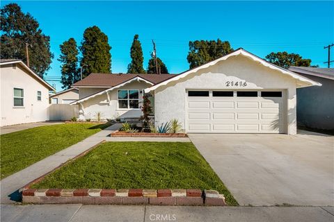 21416 Rossford Avenue Lakewood CA 90715