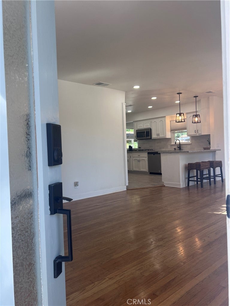 1735 Los Robles Drive