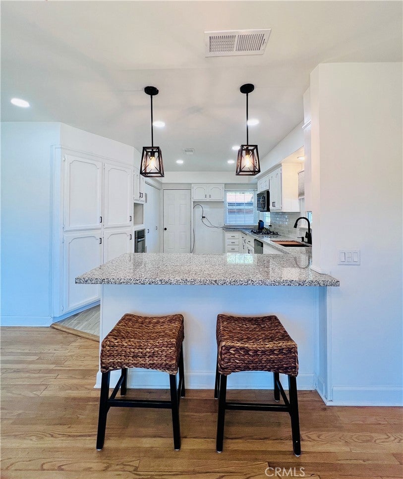 1735 Los Robles Drive