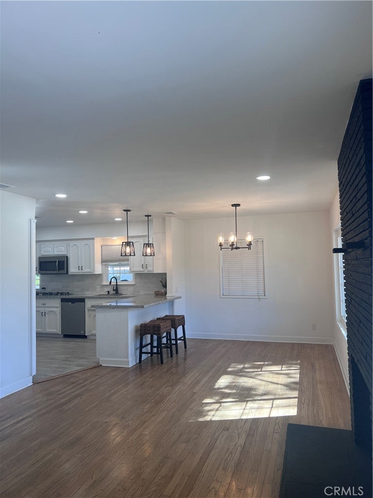 1735 Los Robles Drive