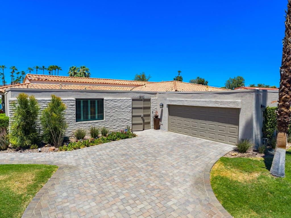 78007 Lago Drive