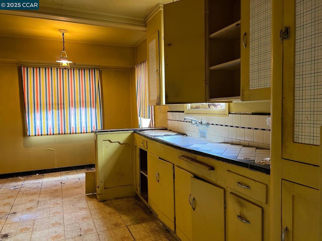 EASTMONT - Residential