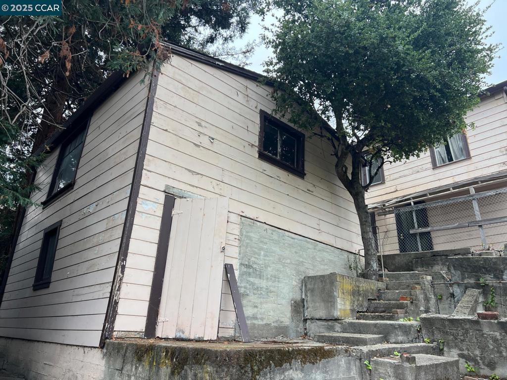 EASTMONT - Residential