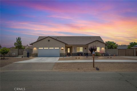 Photo of 13178 Setancket RD, Apple Valley, CA 92308 (MLS # HD26061139)