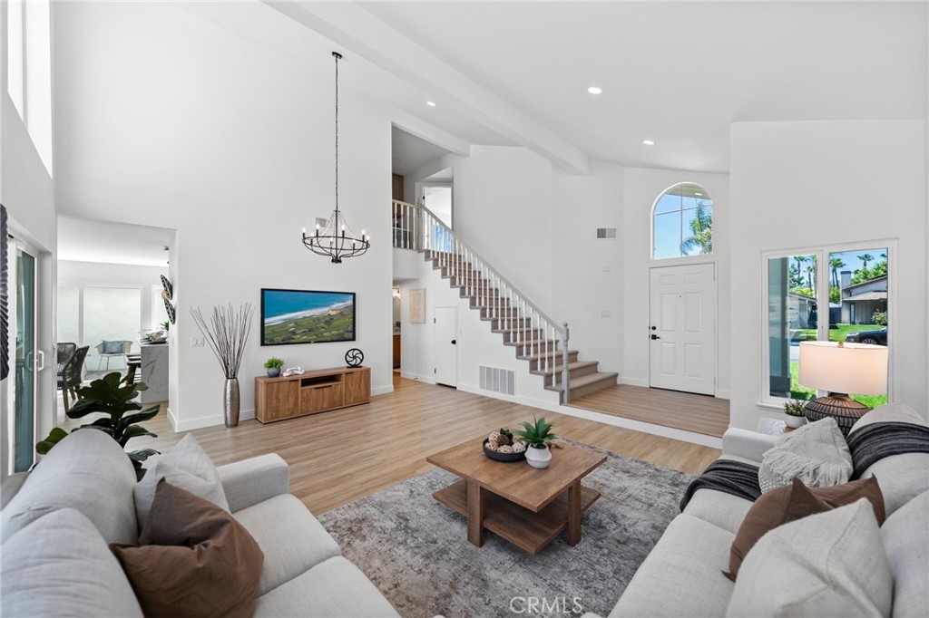 41442 Avenida De La Reina