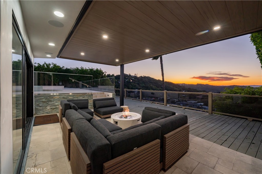 8045 Mulholland Drive