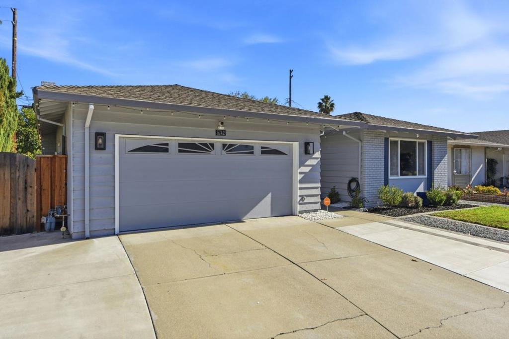 5742 San Lorenzo Drive