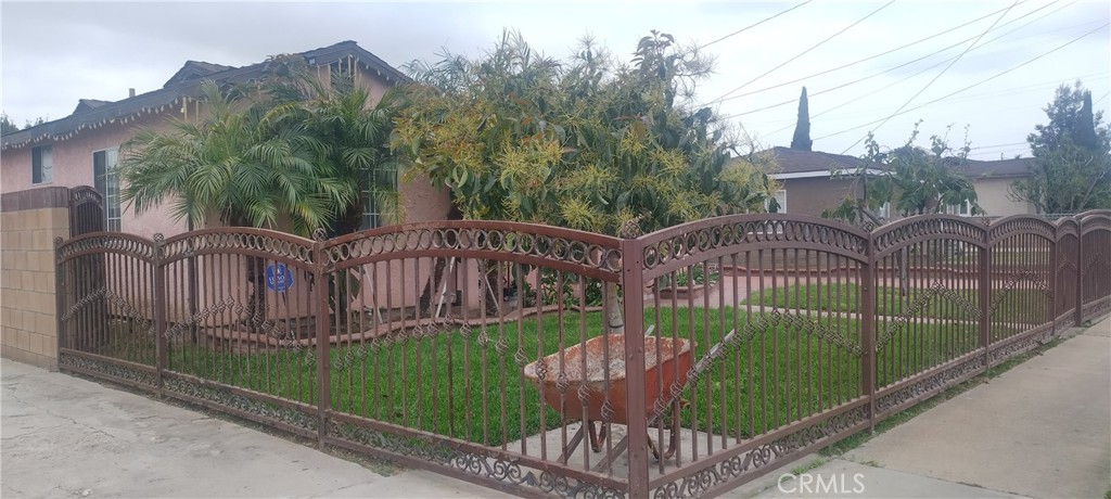 1046 W 168TH Street